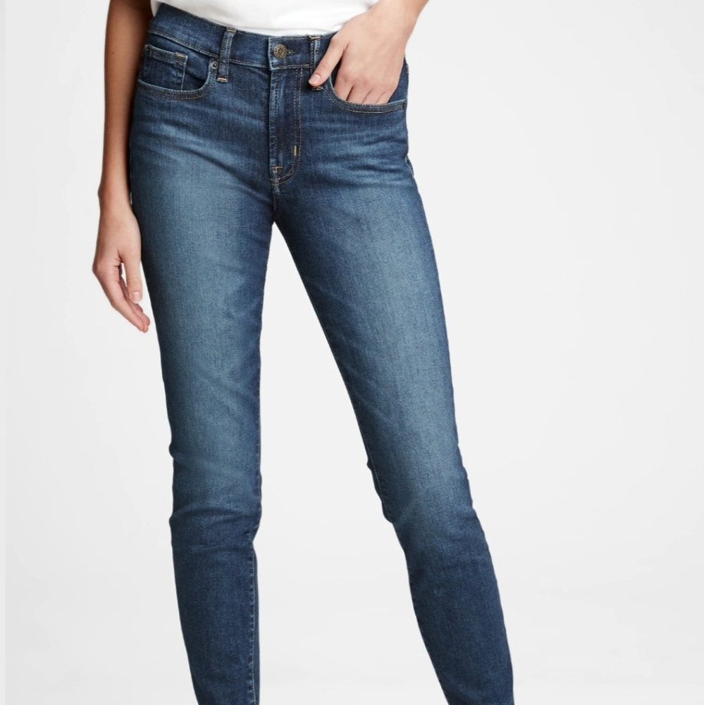 Gap- NEVER WORN, NWT, True Skinny Jeans
